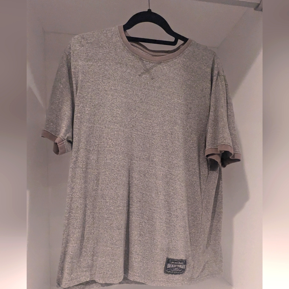 Broken Threads tee shirt size XL